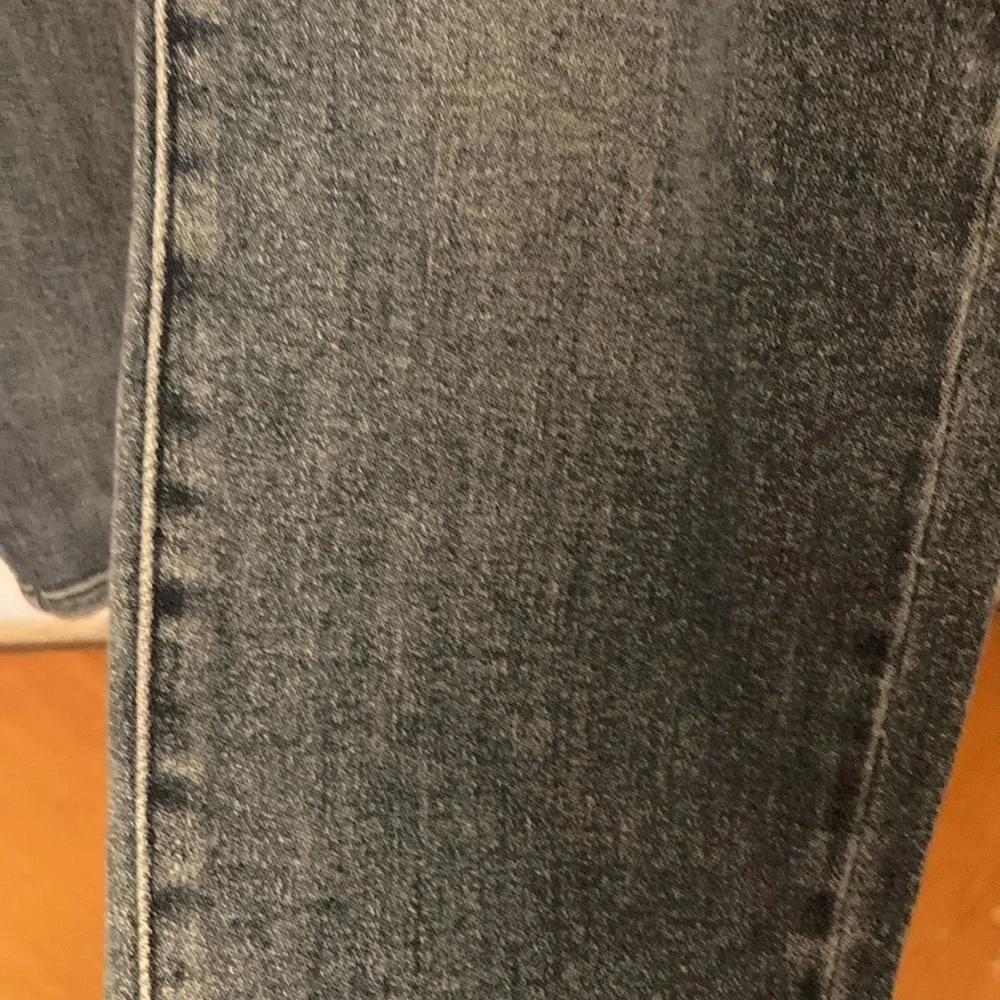 Judy Blue Relaxed Fit Jeans - Picture 4 of 11